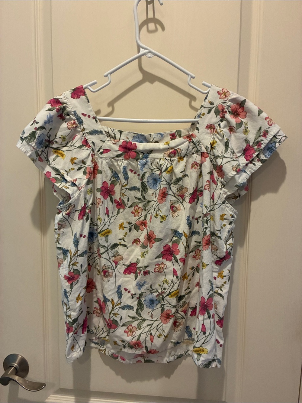 St. John's Bay White Floral Scoop Neck Blouse with Pink & Blue Flowers